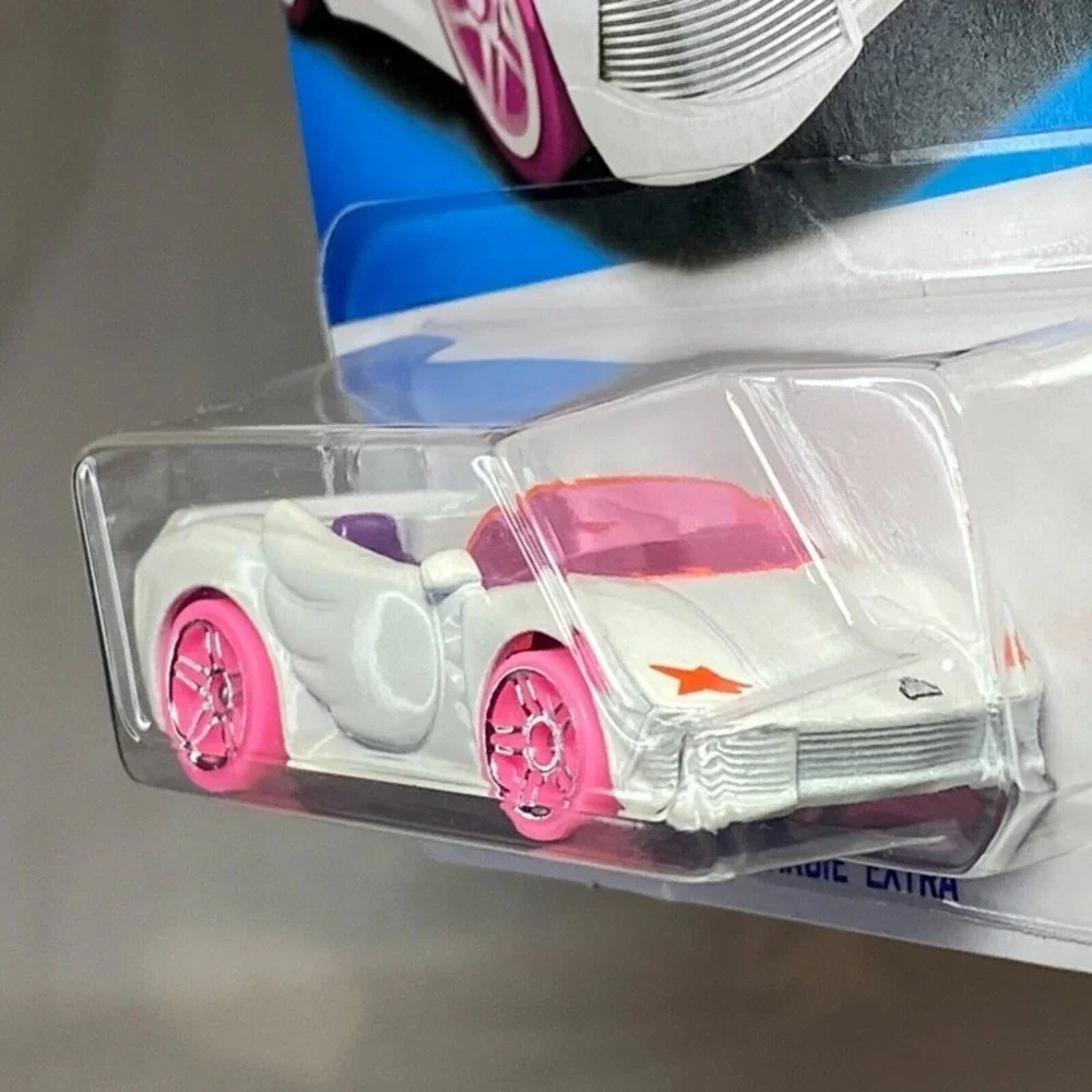 Hot Wheels Barbie Extra 57/250 HW Screen Time 3/10 White Pink 1:64 Die-cast 2022